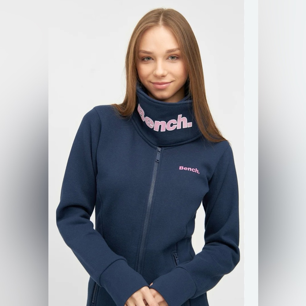 Women’s Blue Bench Zip Up Jacket -GUC-SZ M -Funnel Neck,flattering ,Cozy!😍